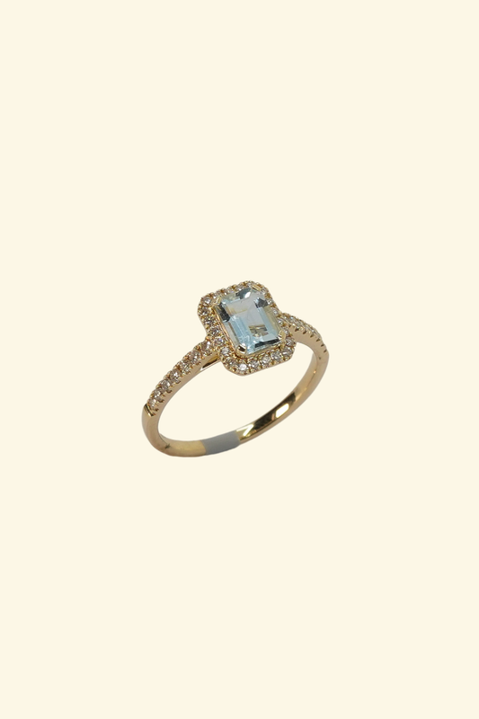 Single Aquamarine Ring