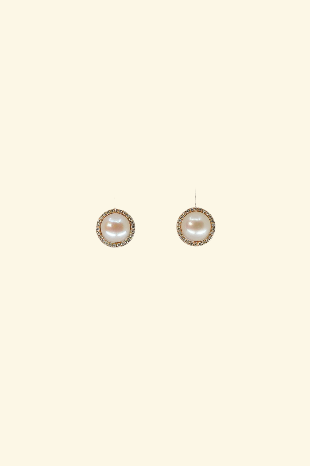 Central Pearl Stud