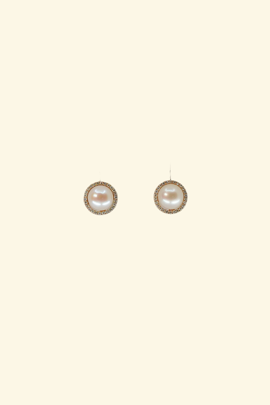 Central Pearl Stud