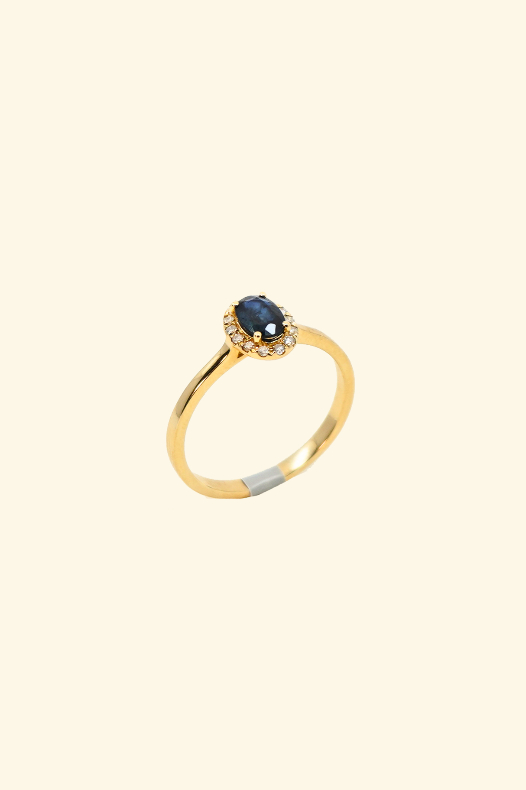 Oval Cut Sapphire Ring